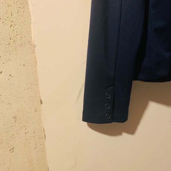 Blazer - Picture 4 of 4